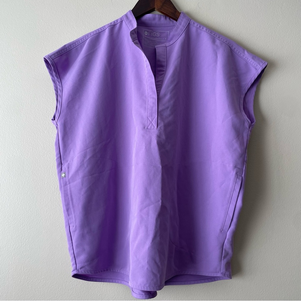 Figs Rafaela Women's Scrub Top S Lavender